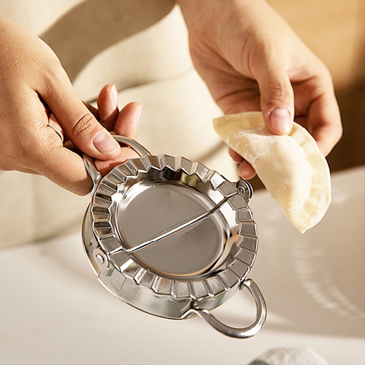 Stampo per Ravioli in Acciaio  - Kitchen Gadgets Trending recensione e prezzo