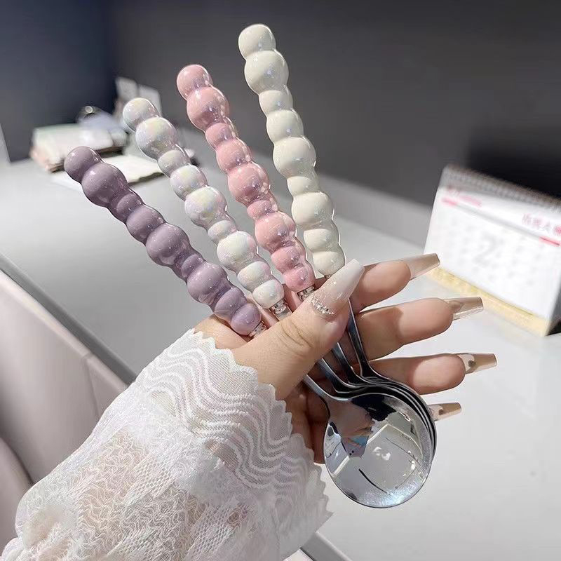 Cucchiaio con manico di perle  - Kitchen Gadgets List recensione e prezzo